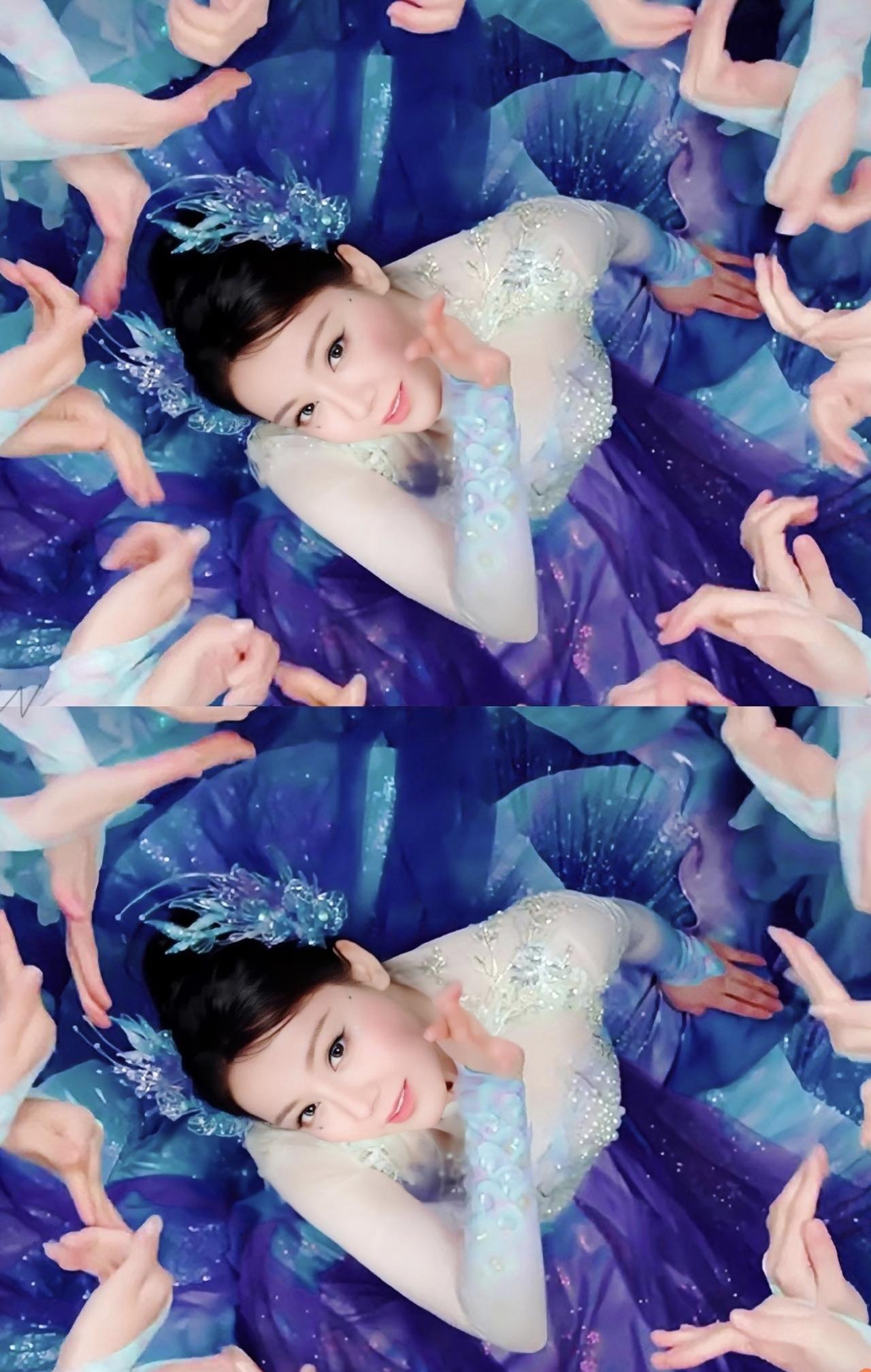 王亚飞被骂疯了，
不是技术差，
也不是风格土，而是因为他给迪丽热巴化的妆太绝了，