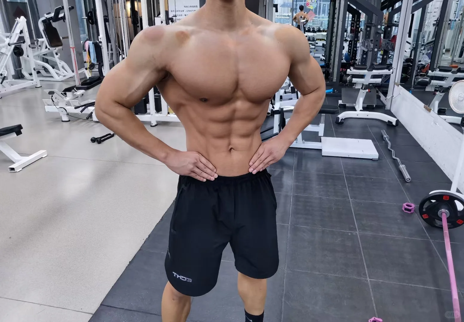 腹肌真是天生的