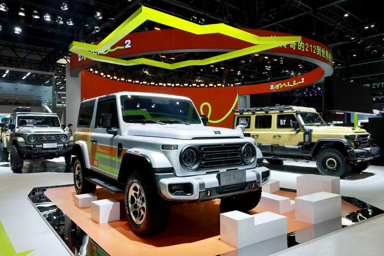 【212才是正版，其他都是山寨！】
在2026成都国际车展，看到了icar V2