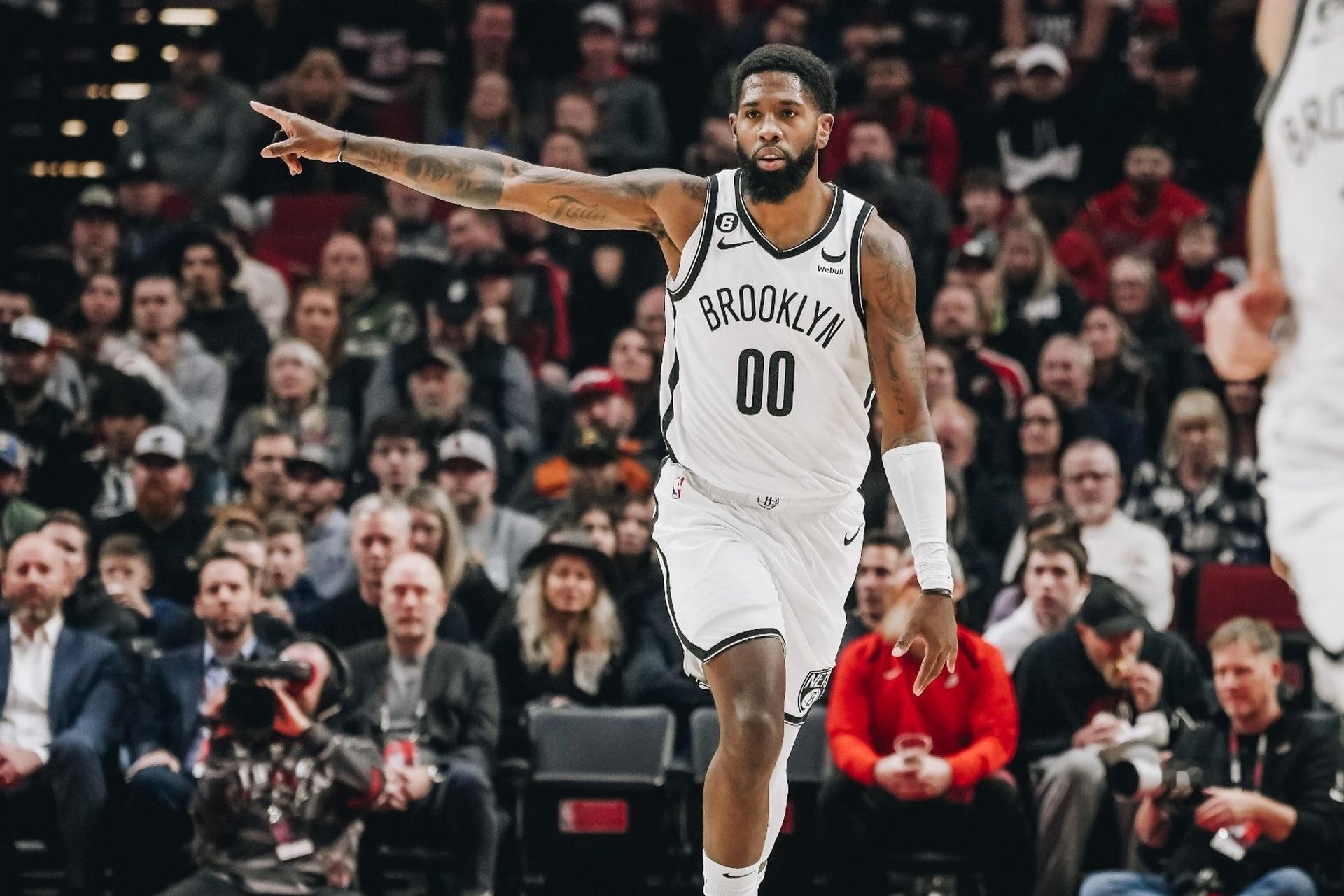 太阳送出三个次轮签＋现金，从篮网换来罗伊斯-奥尼尔！！#NBA交易截止日# ​​