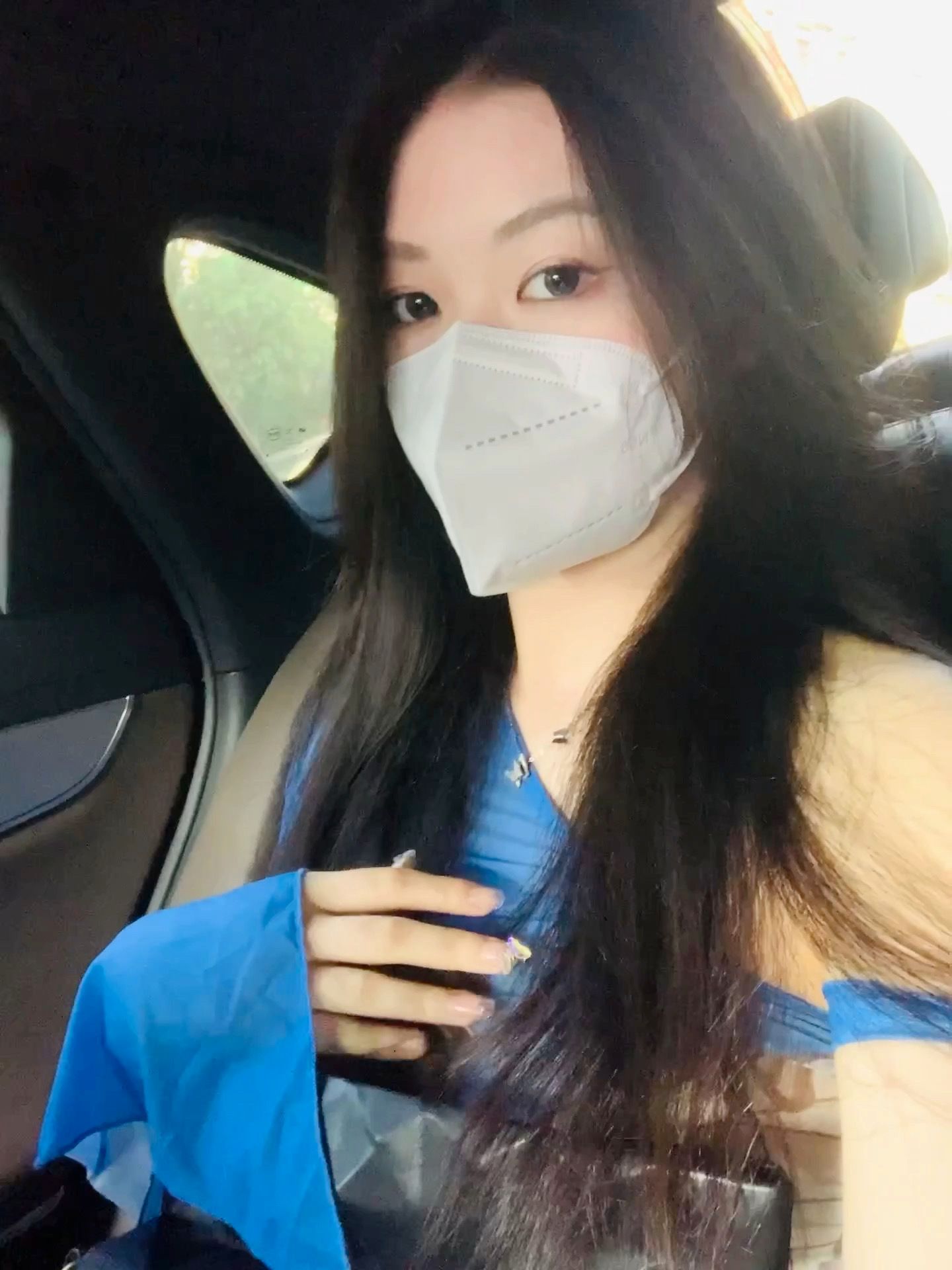 看完球赛激动到现在还没睡觉[哈欠] ​​​