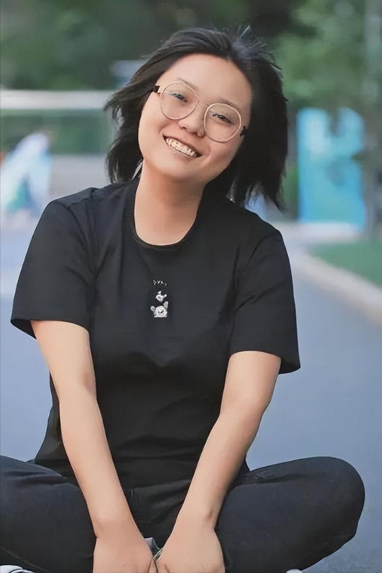 演员，李雪琴说，成名之后，最大的收获，还不仅仅是金钱地位，还有来自四面八方的善意