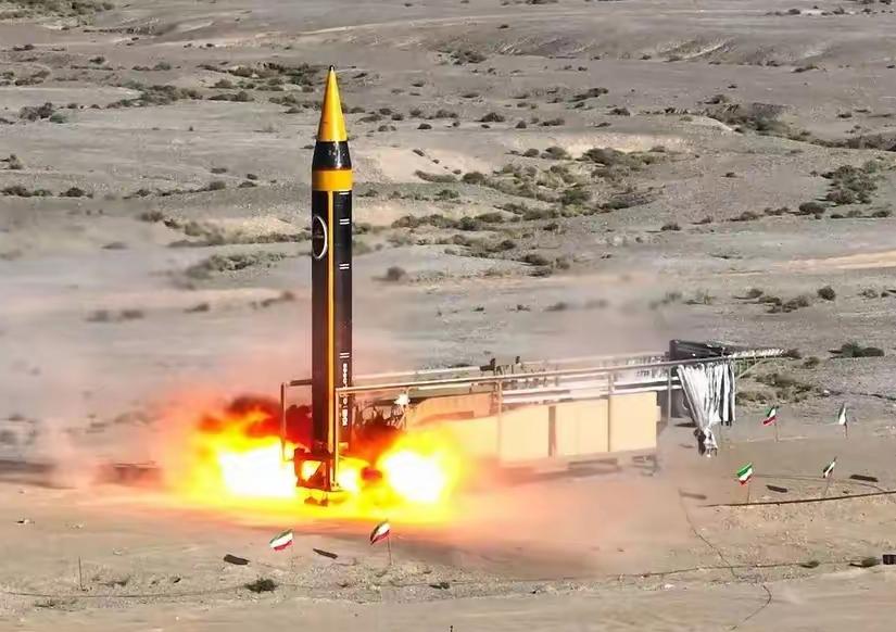 现在美国拉上以色列已经对伊朗动手了，而伊朗也没让大家失望，立马对以色列和美国在中