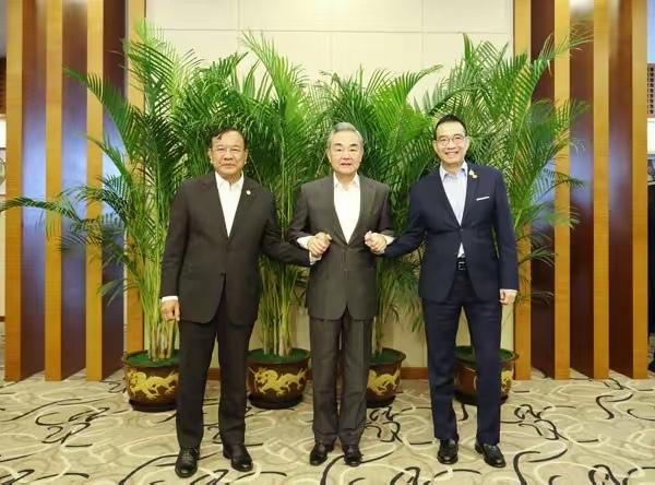 泰柬分别致电欢我东大居中调停！不是迁就特朗普都签了停火协议？怎么又找我们来了？这