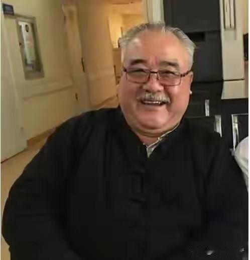 真是胆大！北京别墅十年没回，竟被保姆一家13口占了？门锁都给换了，这哪是看家，是