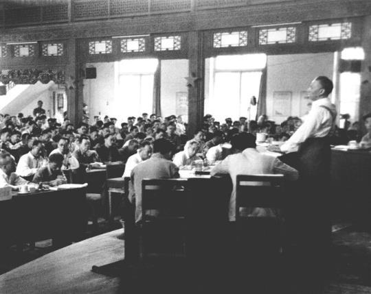 1951年5月，刘少奇主持召开中国共产党第一次全国宣传工作会议，提出“用马列主义