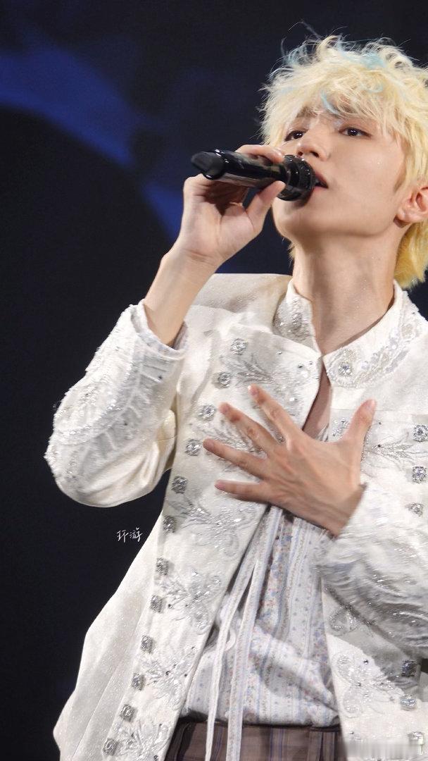 王俊凯演唱会重庆站最热现场大麦最热现场 数据top、口碑top、审美top，王俊