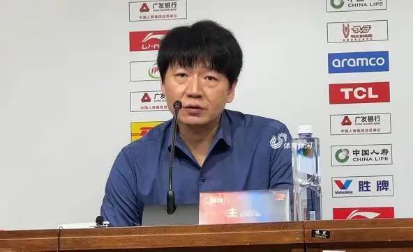 主帅邱彪：在CBA没有绝对的强队和弱队，今晚山东高速赢在防守，尤其是篮板球，但是