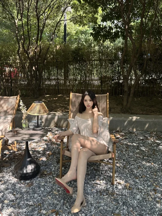 姐姐陪你乘风凉 ☀️