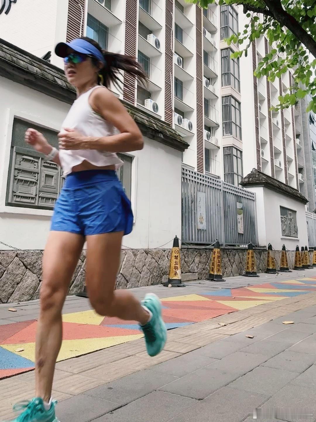 跑步即刻开跑跑步 用一场半马解锁新路线，21.35km,配速6'17"，心率平均