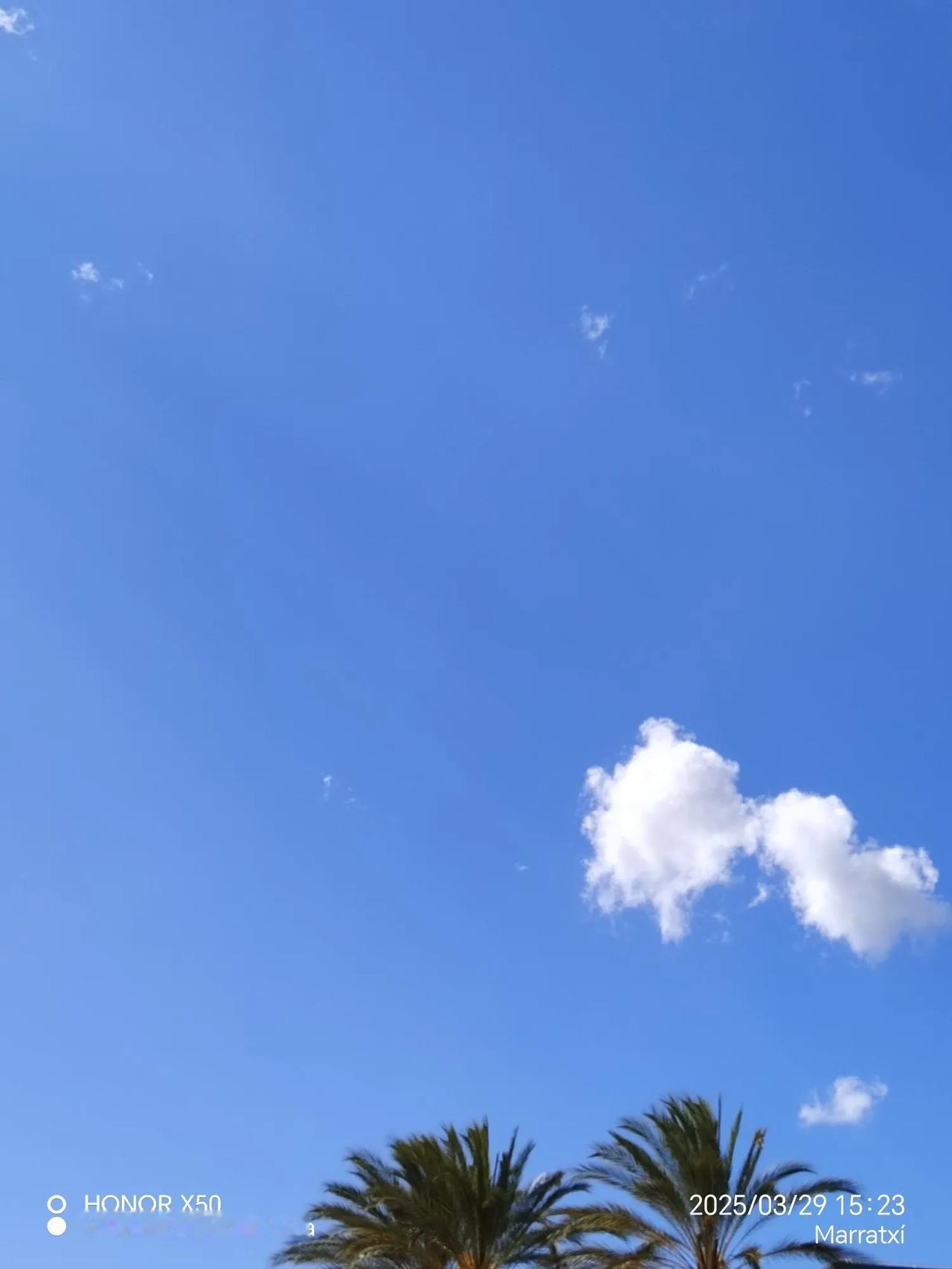 晒图笔记大赛蓝蓝的天上白云飘。