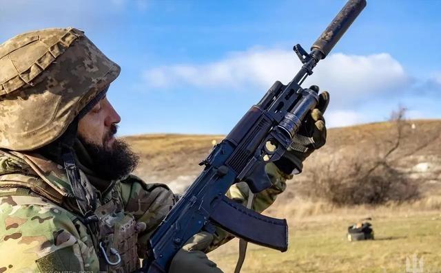 苏联曾自信地以为自己的统治将万古长存，为了稳固地位，它把顿巴斯和克里米亚划给了乌