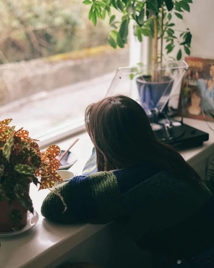 若有一天你突然消失，会有人知道吗？
 
在英国，独居早已成为不少人的日常。无论是