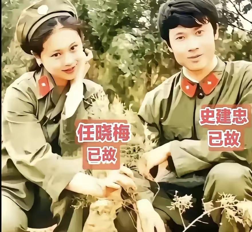 图片中两位英武帅气的年轻军人，都是曾经的对越参战英雄，两人都是1968年出生的河