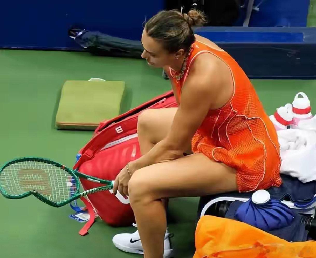 🎾美网开出罚单！萨巴伦卡砸拍被罚7500美元美网官方公布一批球员违规处罚名单，
