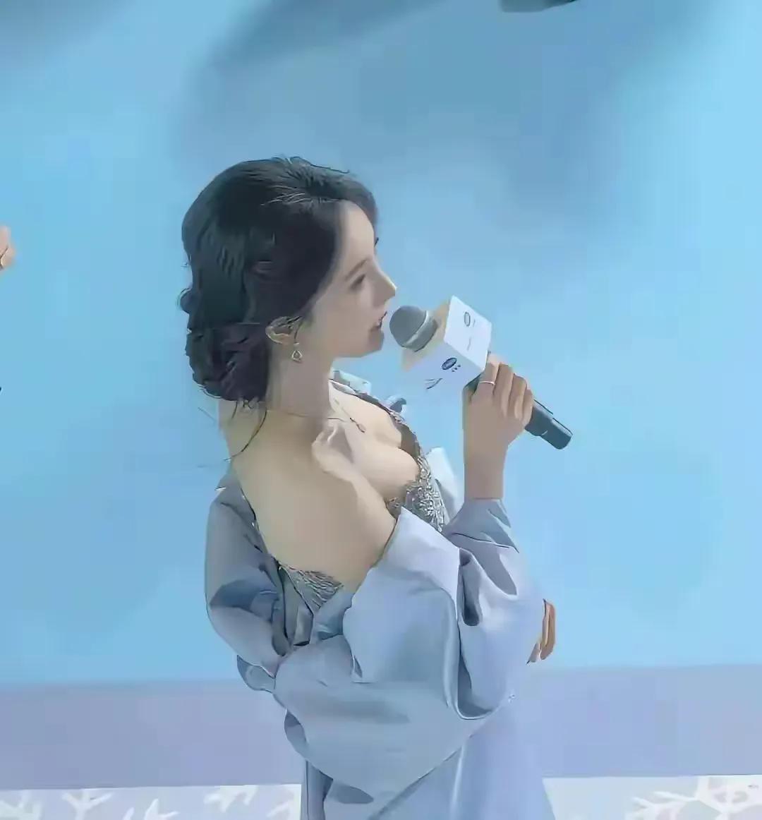 现在每座城市的KTV都迎来了倒闭潮，是价格太贵，还是消费降级，还是人们的生活方式