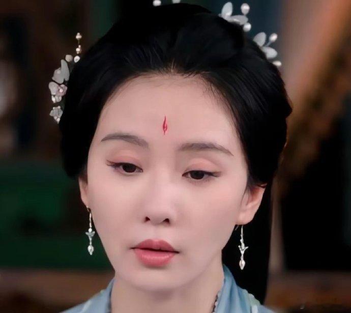 淮水竹亭开播遇冷，女主表情僵硬、配音不贴脸，特效假景显塑料，演员表演割裂，滤镜过