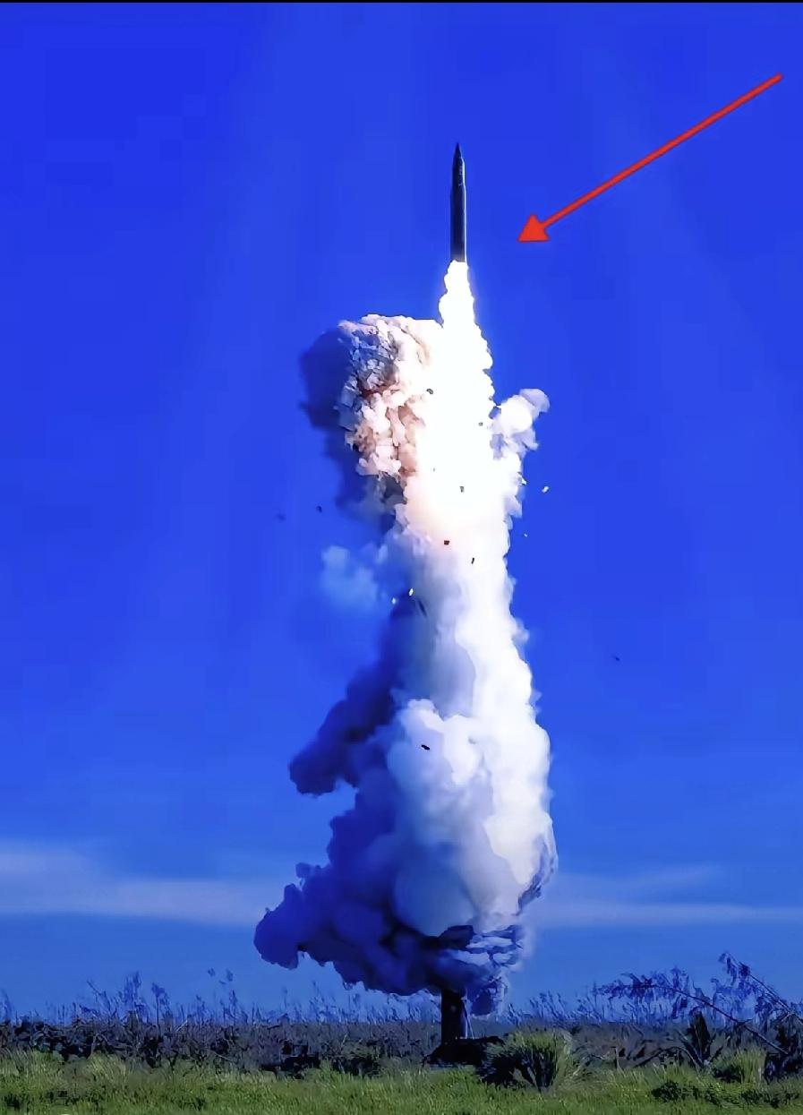 火箭军后勤部近日启动采购领域专项整治，以“翻九年旧账”的硬核力度肃清行业歪风，引