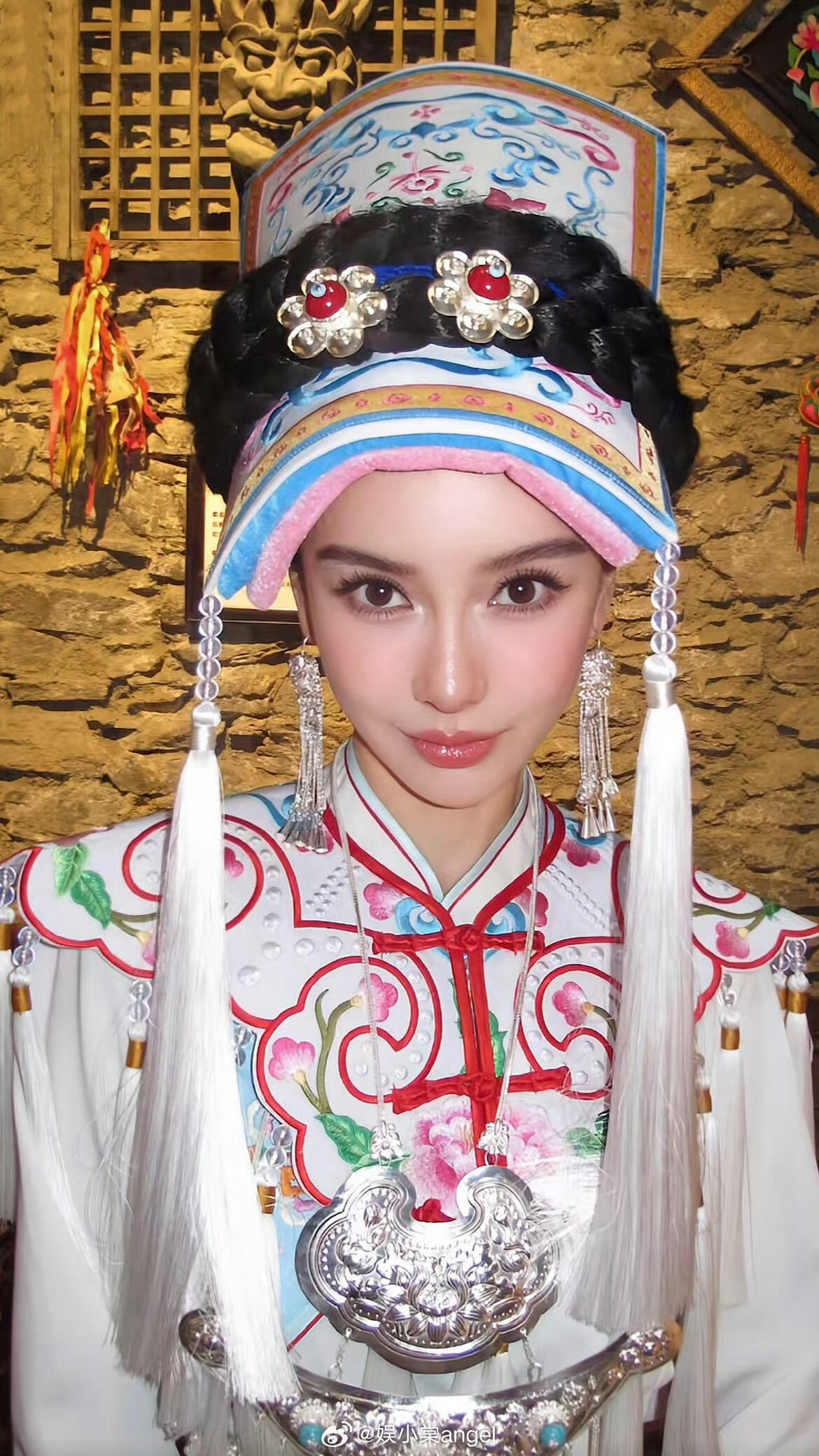 Angelababy羌族服饰ccd大片内娱女明星传统服饰三位美神降临angela