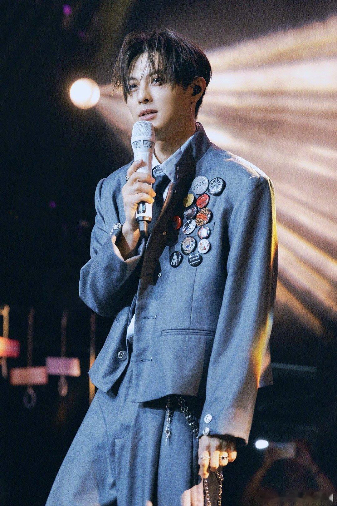 王子方回应被判赔100万 王子经纪公司回应被判赔100万台币：邱胜翊对于司法机关