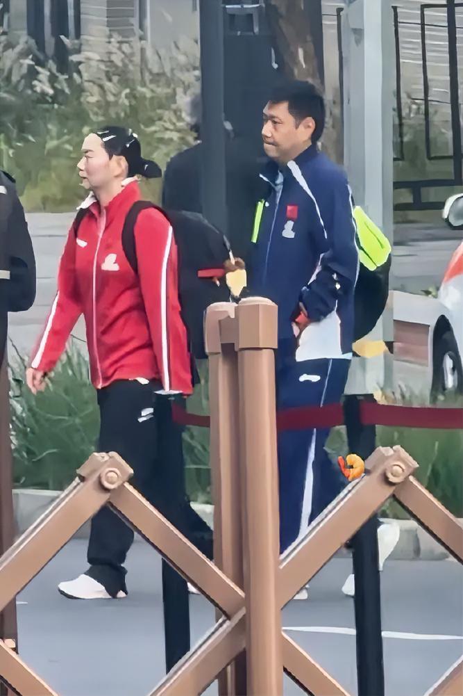 谁能想到不被看好的佳佳先是击败削球手韩莹，再在和王晓彤的内战中胜出，一路走到张本