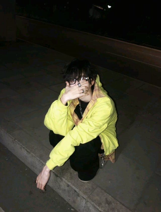 我竟然有一丝丝…别样的感觉 ​​​