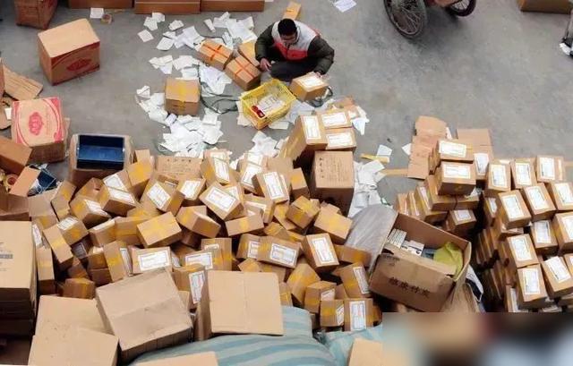 真不敢相信！前几天我网购绑头发的小皮筋，2块9十个还包邮，当时觉得捡大便宜，可越