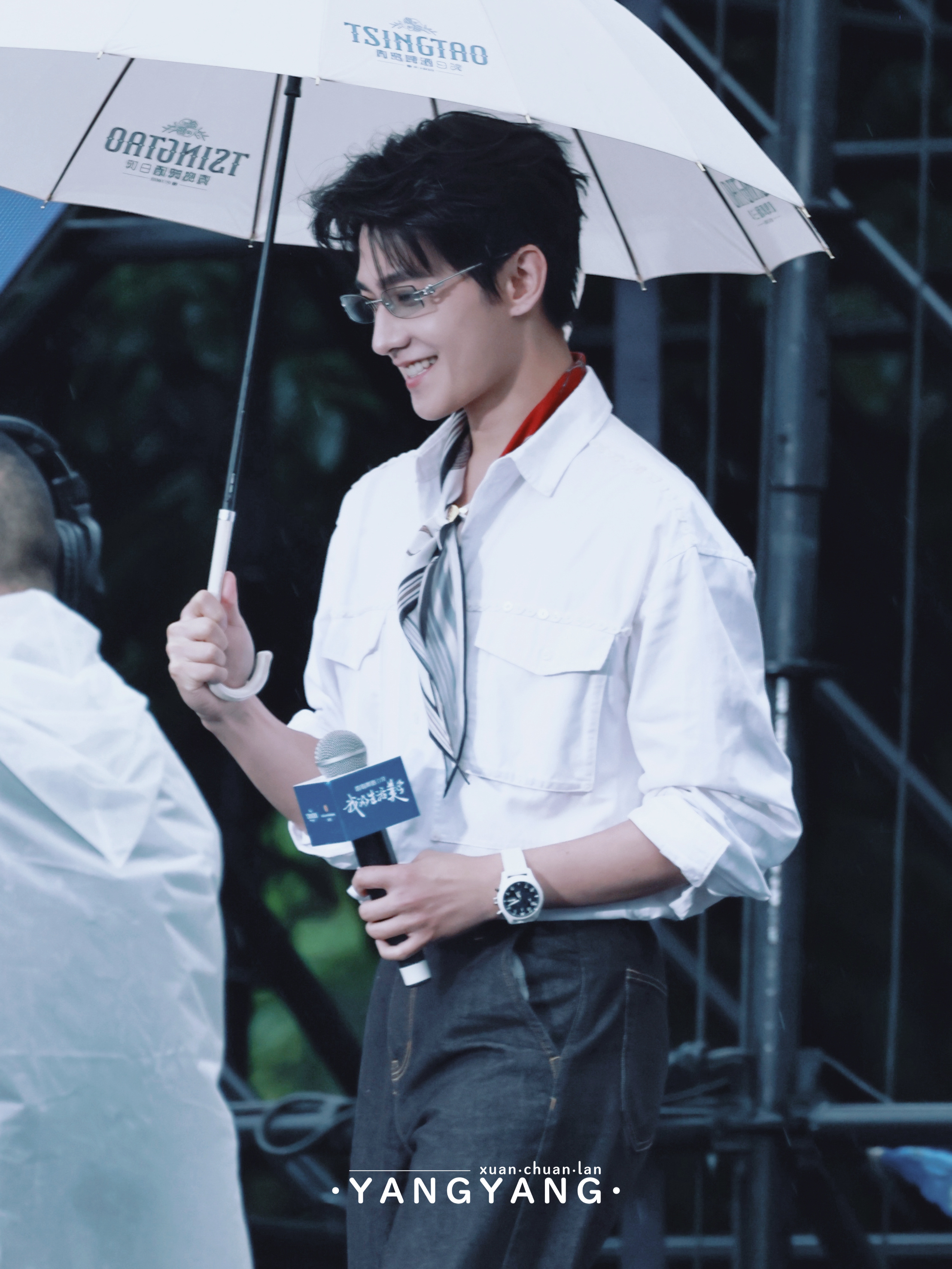 📸 ✨🔹𝓨𝓸𝓾𝓷𝓰光前线🔹✨ 📸一想到终点是你，连被雨水湿透的