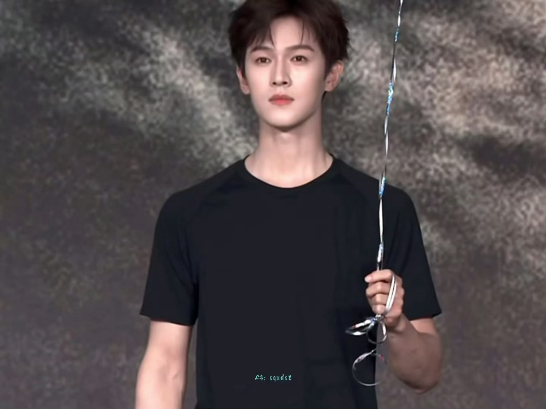 从未见过这样的李昀锐李昀锐什么角色都能演原来温润儒雅的古装男神也能驾驭硬核军旅角
