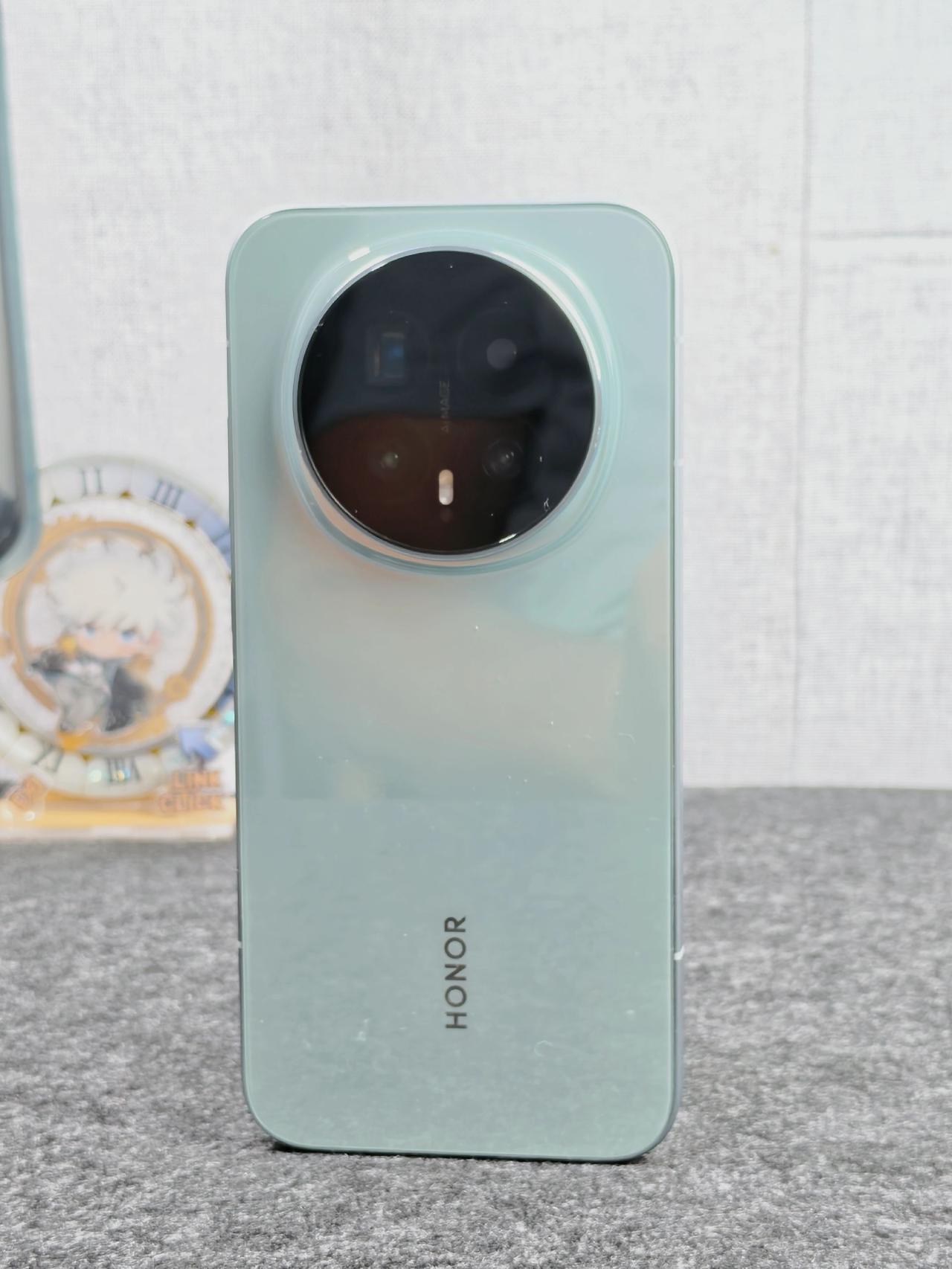 高下立判！荣耀Magic8真的藏满惊喜，大有乾坤，散热、振动单元、无线充电全是同