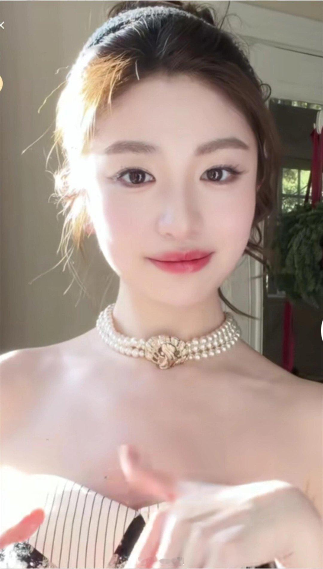 徐如蓝到底怎么做到至始至终都精致的真的。我从看恋综认识她。网友趴了她以前读书时期