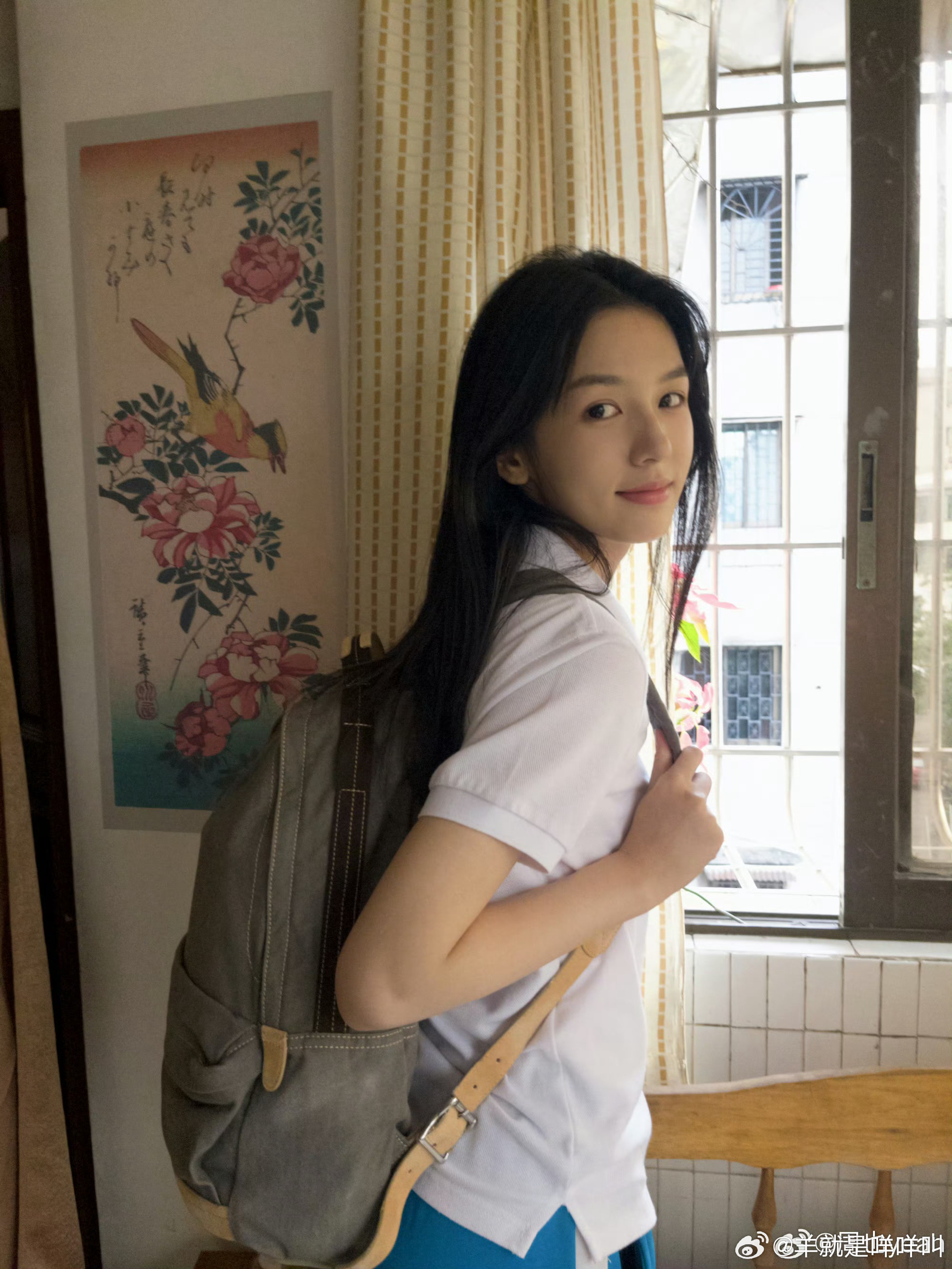 周也这不是校花是什么？！ 