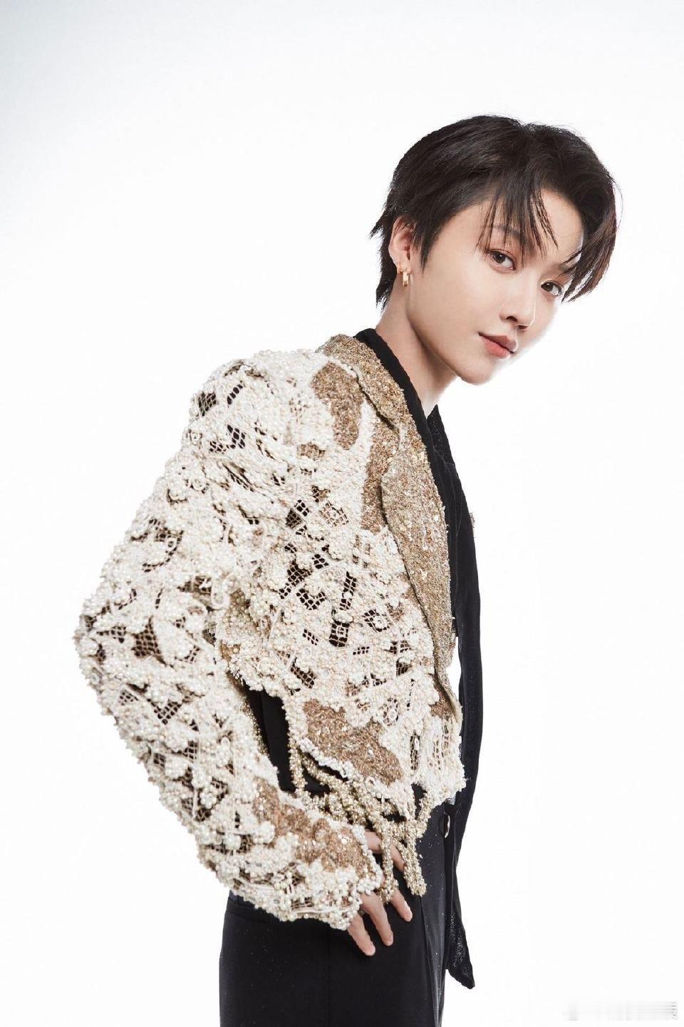 刘雨昕北京台春晚唱答案    那还是挺期待的呀，听说这一次能够在北京台的春晚上面