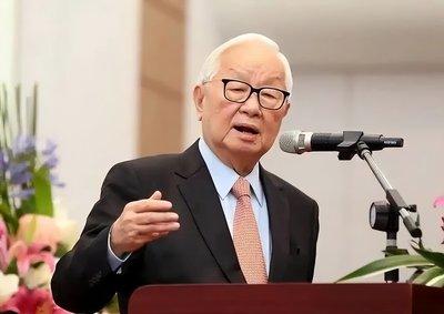 台积电创始人张忠谋曾毫不客气地表示：“关键技术都在我们手中，若我们决定切断大陆芯