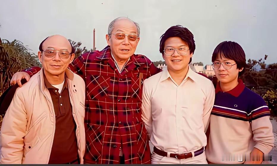 张学良与赵四小姐后代都是美国的科技精英！
 
张学良与赵一荻（赵四小姐）仅有独子