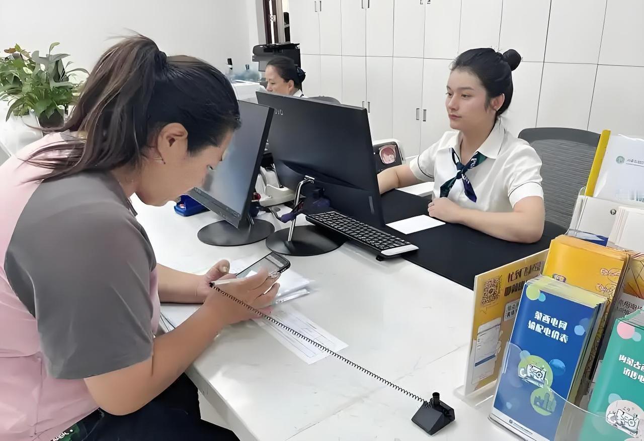 业务流程与业务的关系是什么? 业务流程与业务的关系，就像绿叶与红花。如果业务是1