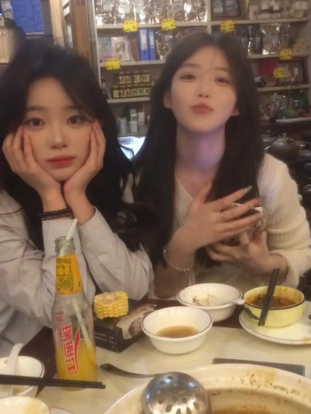 好快 我们认识的时候才17岁。   🍻