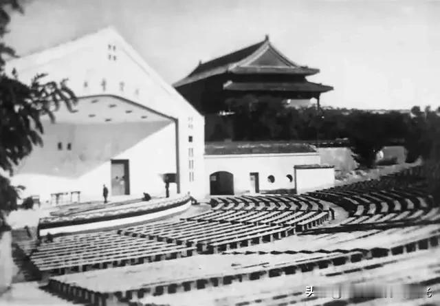 北京中山公园音乐堂早期照片

20241025
图片来自网络，感谢原作者
如有侵