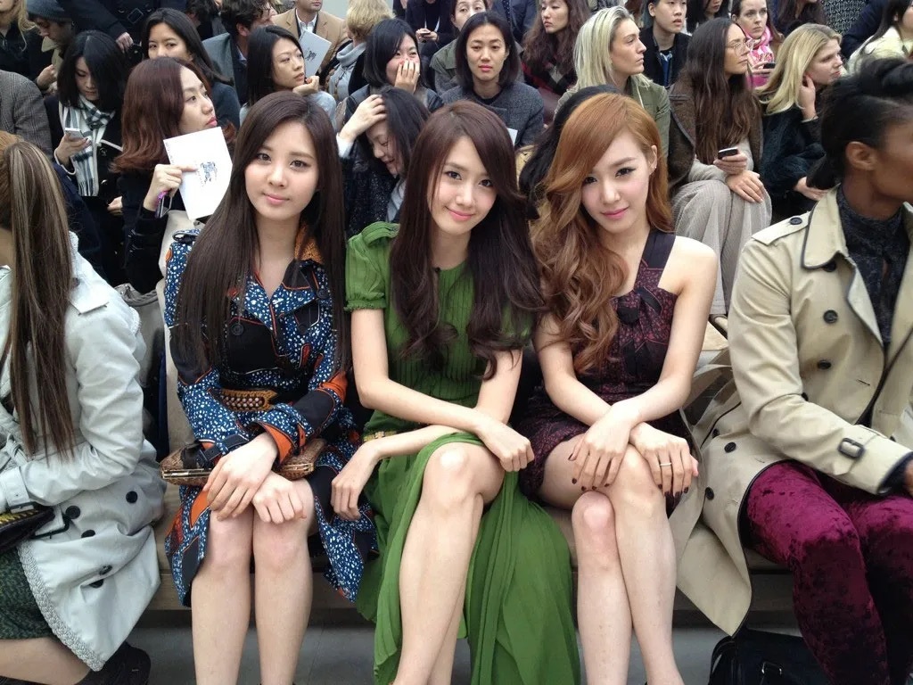 2012伦敦Burberry秀场徐贤  林允儿   黄美英 ​​​