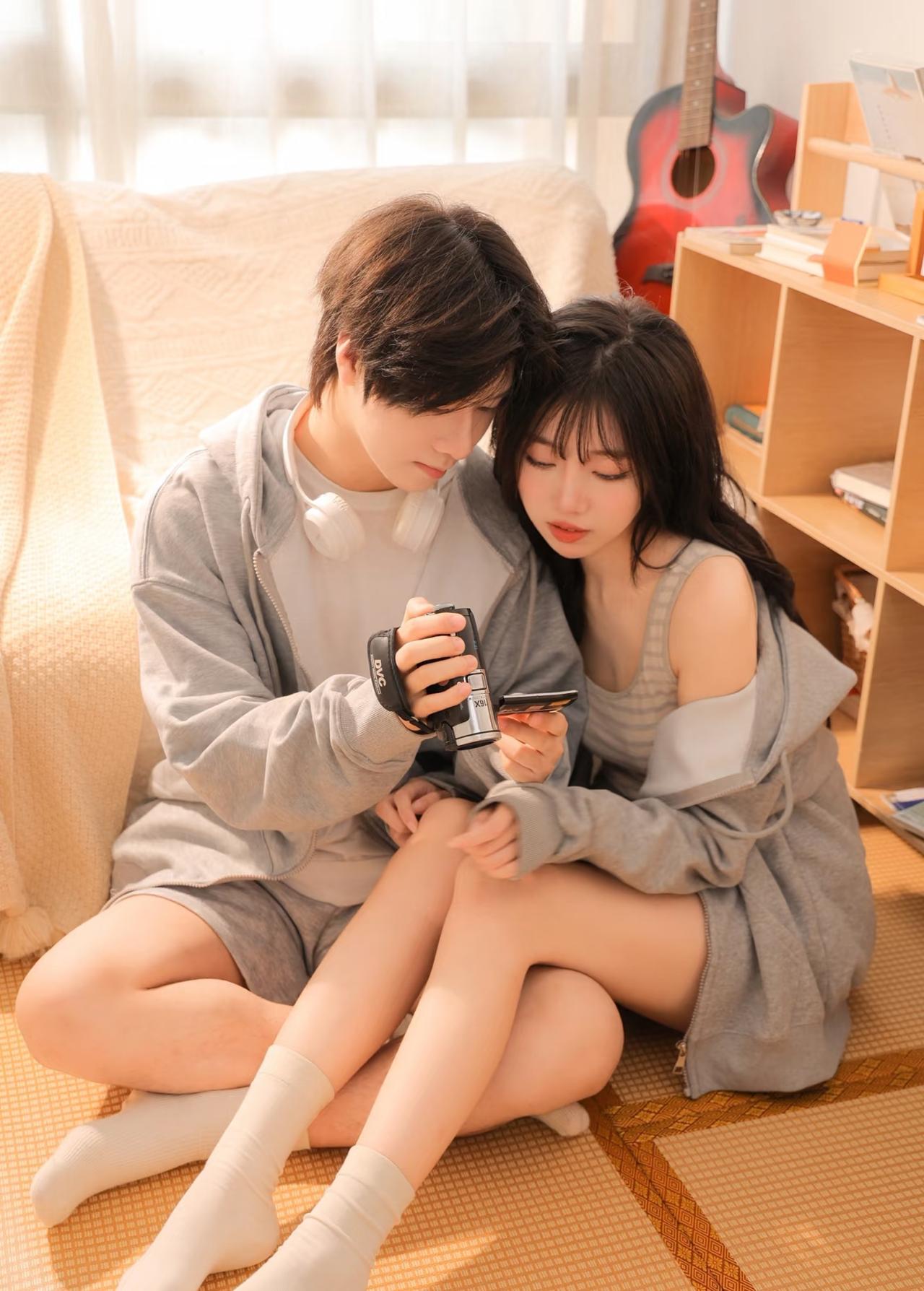 男女之间，
其实就两件事儿:
1、性
性，是男女之间一种本能的吸引与交融。它如同