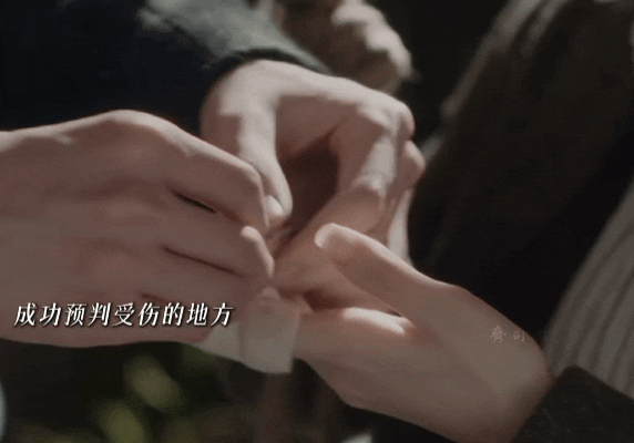 王楚然网恋奔现差点摔坏了1.真的太有意思了，谁都猜不到这两个人，见面会是这样的开