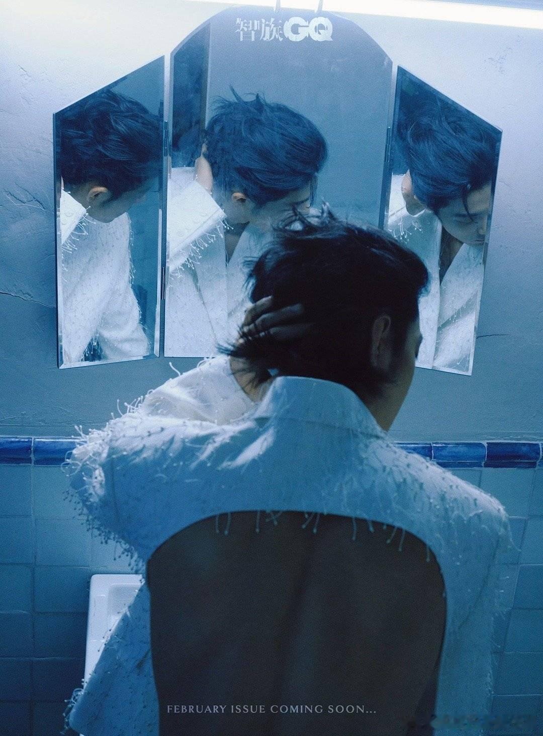 肖战GQ，来看帅哥背肌。[doge] ​​​