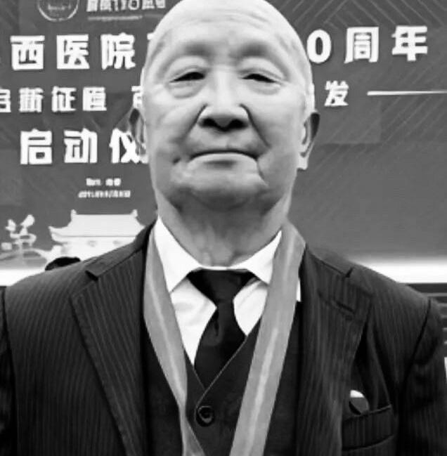 95岁，近百年光阴，你能想象一个人一辈子在人的“脑子”上动刀，硬生生把无数家庭从
