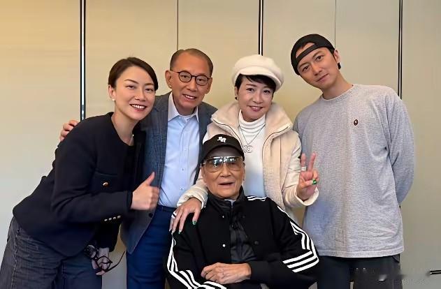 谢贤离世，遗产安排看得网友一头雾水。

打拼七十多年，全部资产也就1亿港币出头，