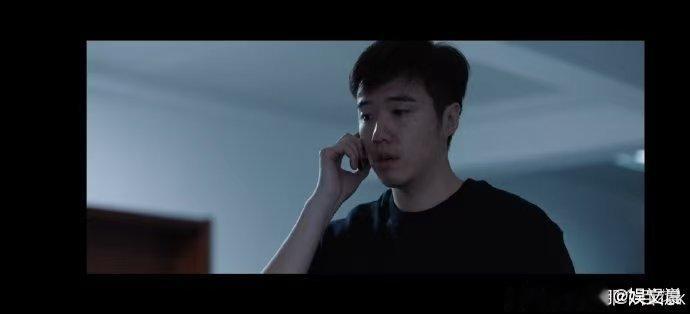 张哲华这段看得我起鸡皮疙瘩 铺垫了十一集的身份谜云在这一刻被彻底解开，孟朝冷静而