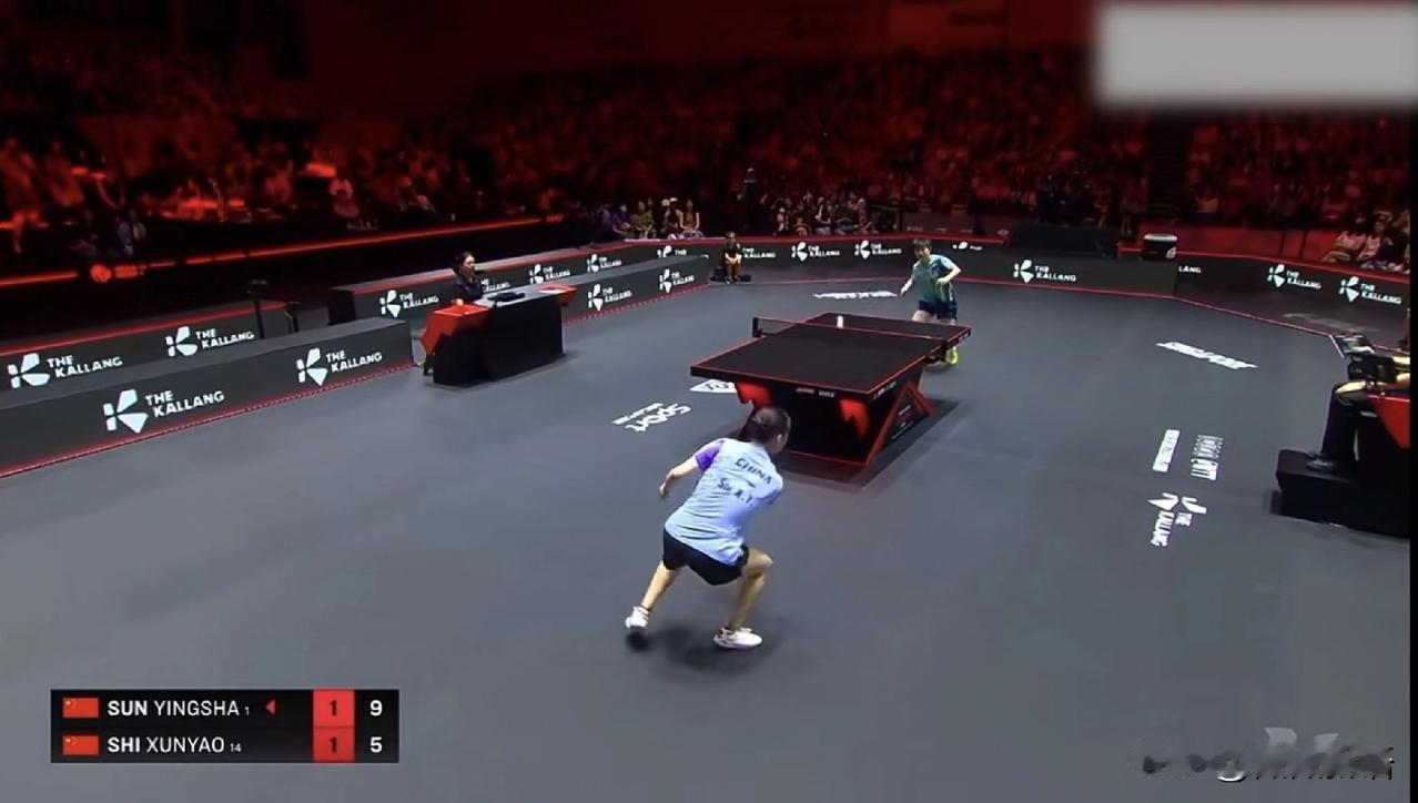 侯英超：“这是偷学了我的技术啊，削的这么好。”侯英超解说也挺逗的，莎莎和石洵瑶的