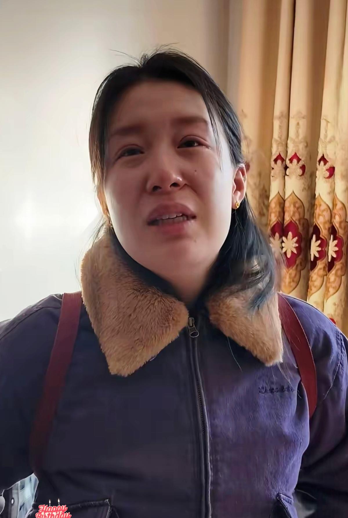 瞬间破防！47岁表姐得知出轨前夫离世，当场嚎啕大哭，所有人都以为她余情未了，真相