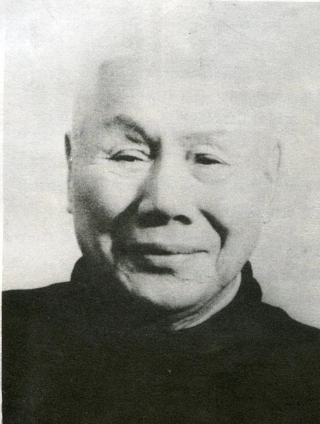 1949年，叶剑英南下广东，离开前，毛主席特意找他谈话：“到了广州后，一定要找到