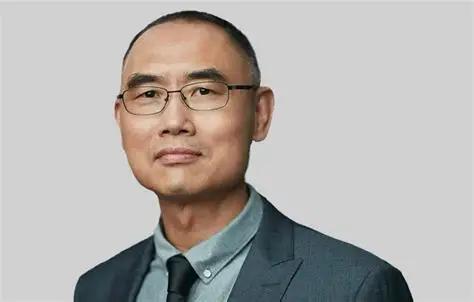 1999年，国防科学家杨强 提出＂新体制雷达 ＂方案，却遭专家质疑：＂连美国研究