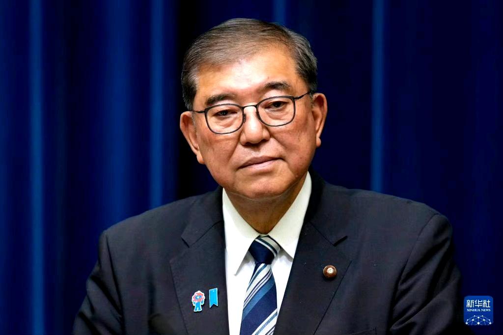 日本首相石破茂7日在首相官邸举行紧急记者会，明确表达辞职意向，他在记者会一开始便